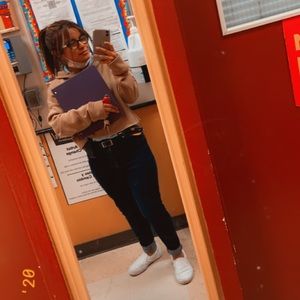 Meet your Posher, Clarisa